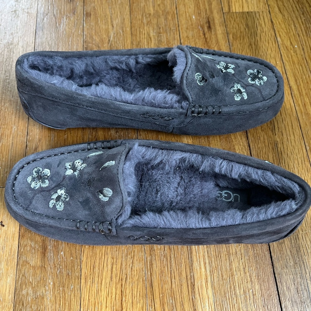 UGG Ansley Slippers!